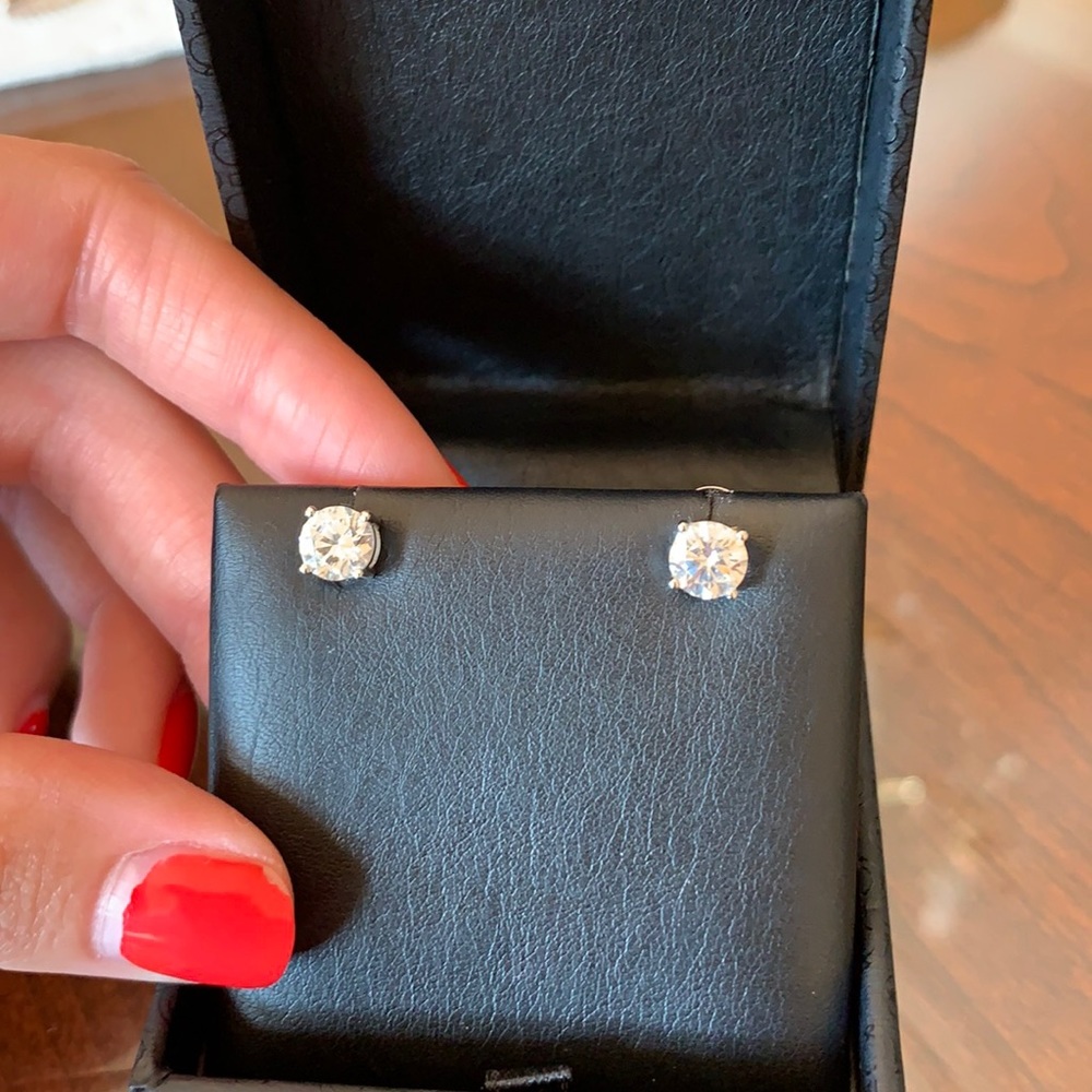 LAFONN EARRINGS!